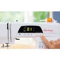 Elna eXperience 450 Image #2